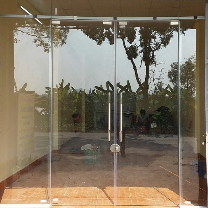Thi công kính cường lực Biên Hòa