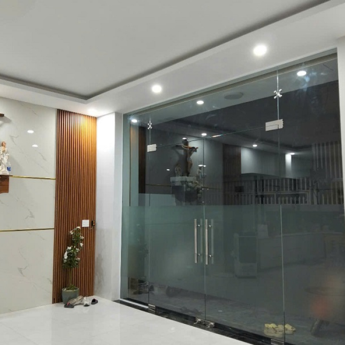 Thi Công Cửa Kính thủy lực Giá Rẻ Tại Biên Hòa Đồng Nai 