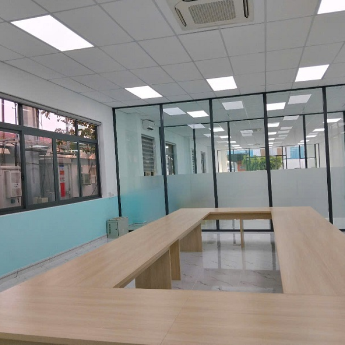 Thi Công Cửa Kính thủy lực Giá Rẻ Tại Biên Hòa Đồng Nai 