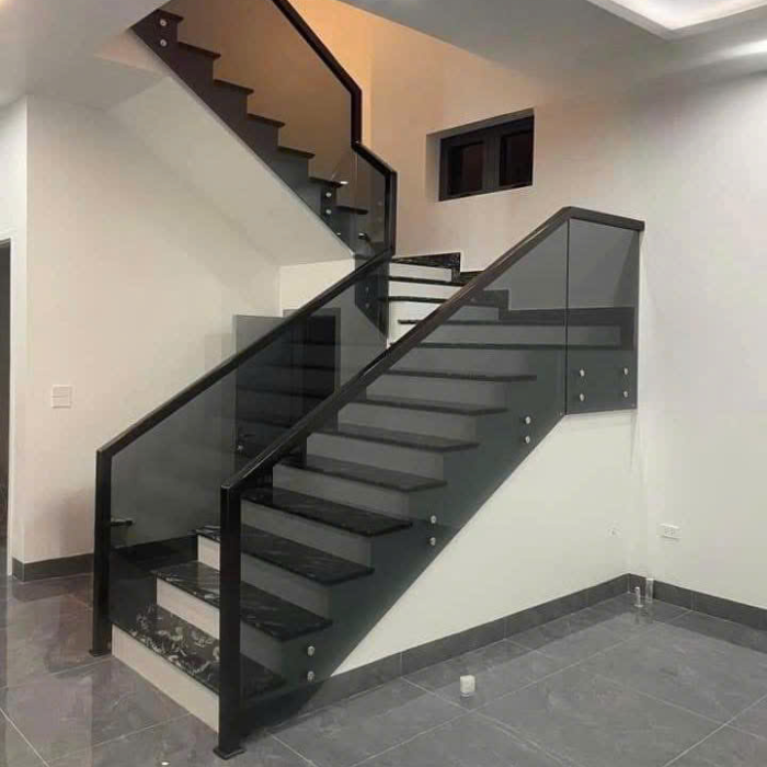 Thi công cầu thang kính uy tín tại Biên Hòa, Đồng Nai