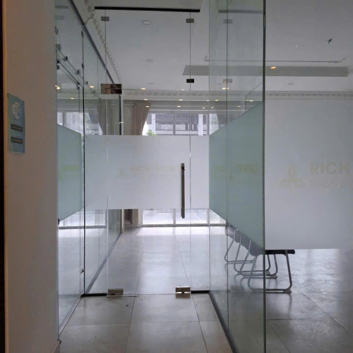 Làm Cửa Kính Thủy Lực Giá Rẻ uy Tín chất lượng Tại Biên Hòa Đồng Nai
