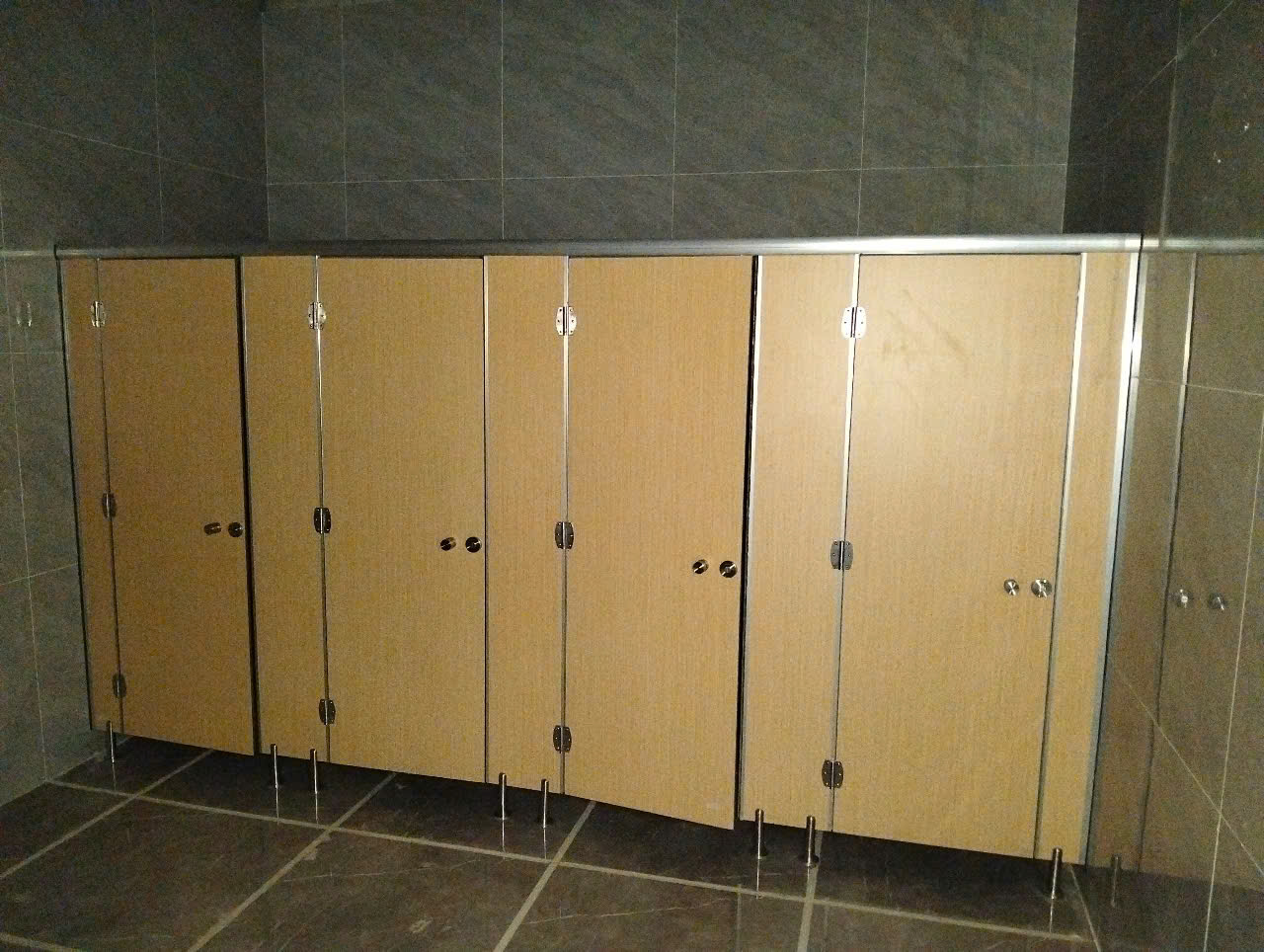 VÁCH NGĂN VỆ SINH COMPACT LONG THÀNH ĐỒNG NAI