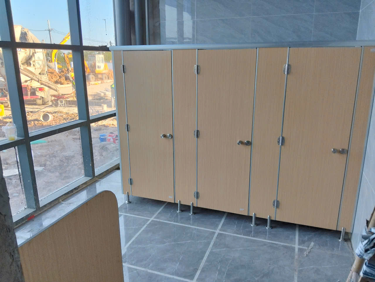 VÁCH NGĂN VỆ SINH COMPACT NHƠN TRẠCH ĐỒNG NAI