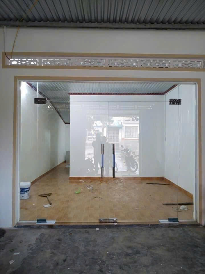 Kính cường lực giá xưởng uy tín Biên Hòa Đồng Nai
