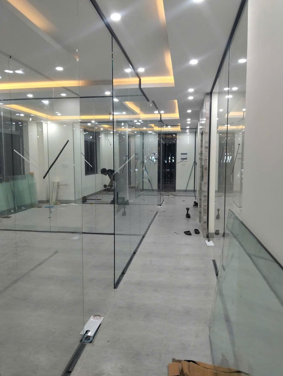 CỬA KÍNH THỦY LỰC ĐỒNG NAI