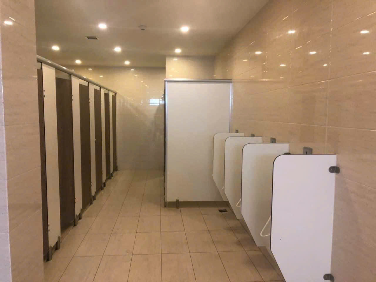 Lắp đặt vách ngăn compact uy tín TP HCM