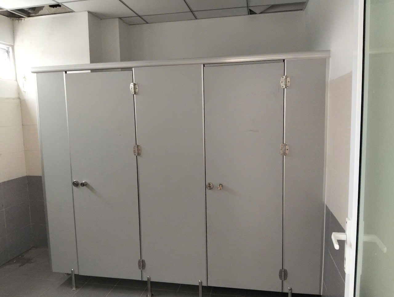 Vách ngăn vệ sinh compact TP HCM