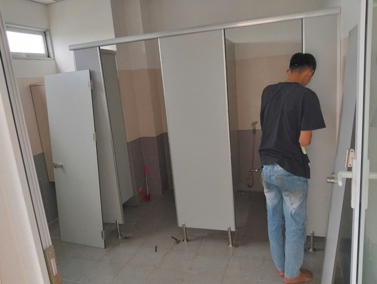 Vách ngăn vệ sinh compact TP Long Khánh