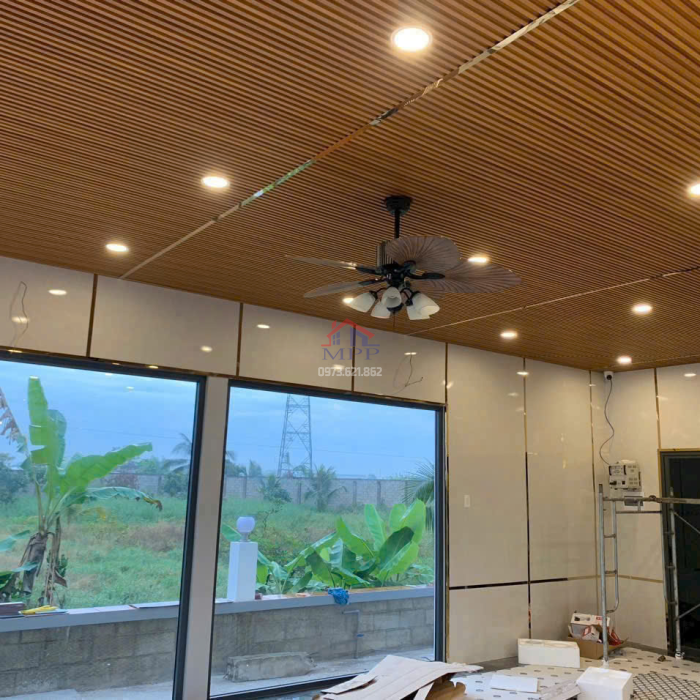 CỬA KÍNH BIÊN HÒA ĐỒNG NAI THI CÔNG CỬA KÍNH CƯỜNG LỰC GIÁ TỐT