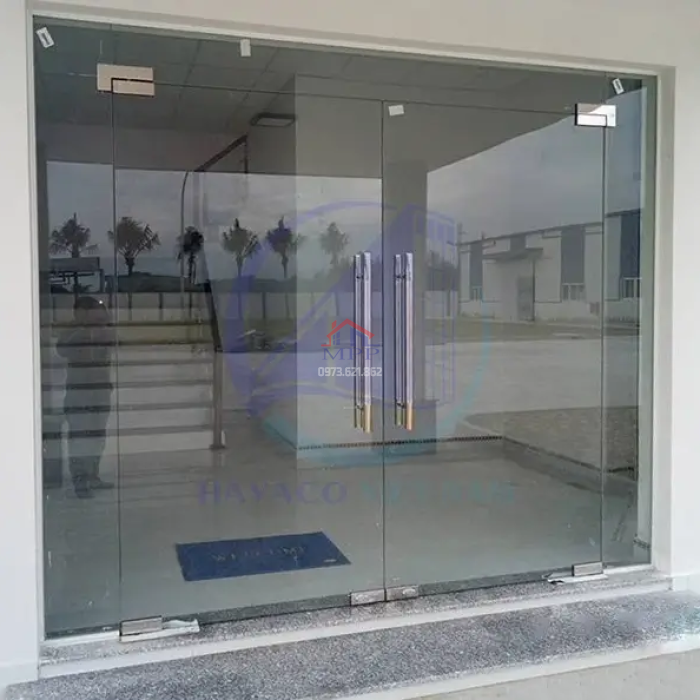 Thi công kính cường lực Biên Hòa